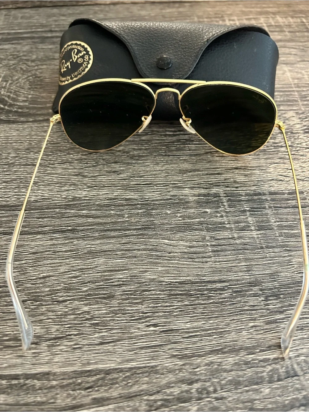 Ray-Ban iconic aviator
